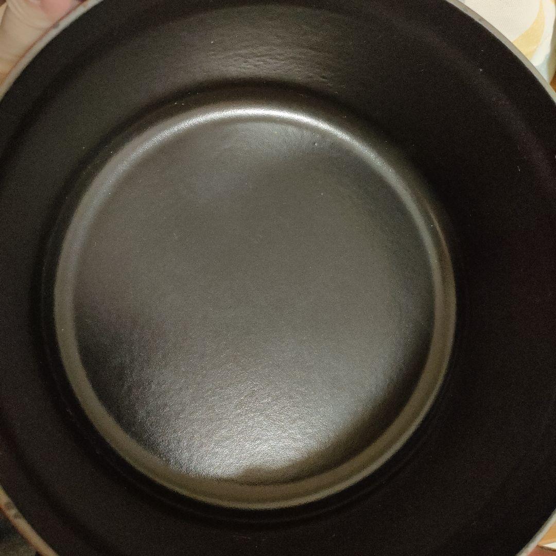 staub ココットラウンド グレナディンレッド 24cm