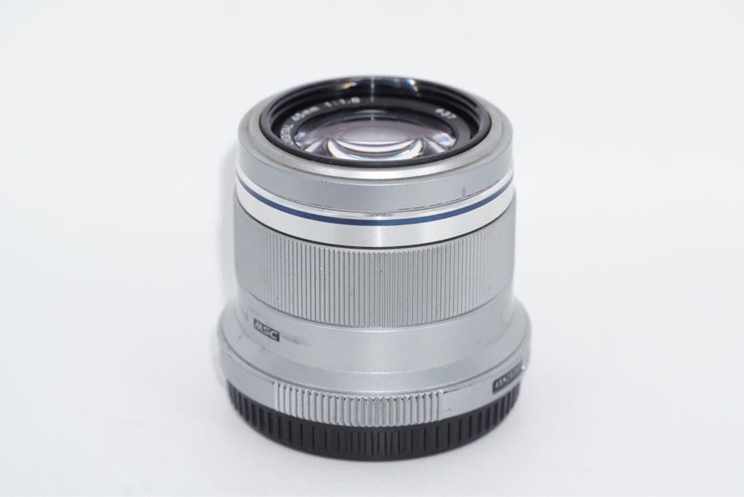 olypmus 45mm f1.8 シルバー
