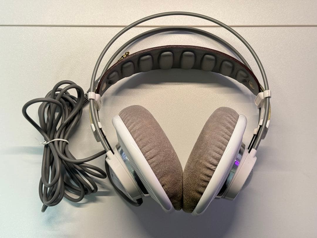 ヘッドホン AKG K701