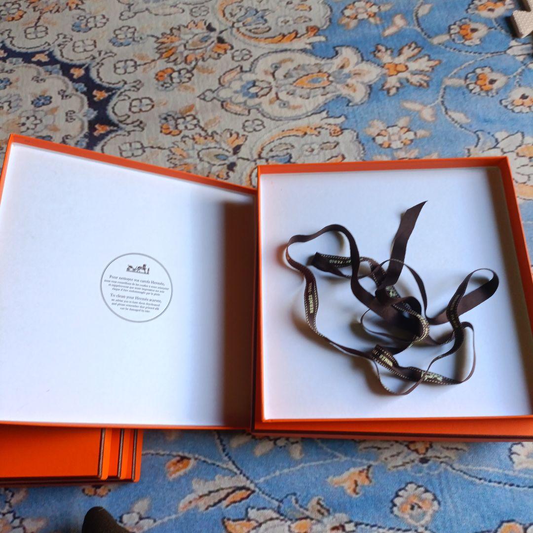 HERMES オレンジ ギフト箱　スカーフ90cm用７個　プラスおまけ？