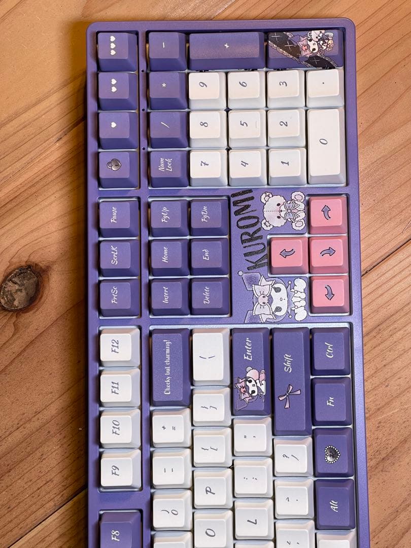 入手困難　KUROMI キーボード パープル/ホワイト