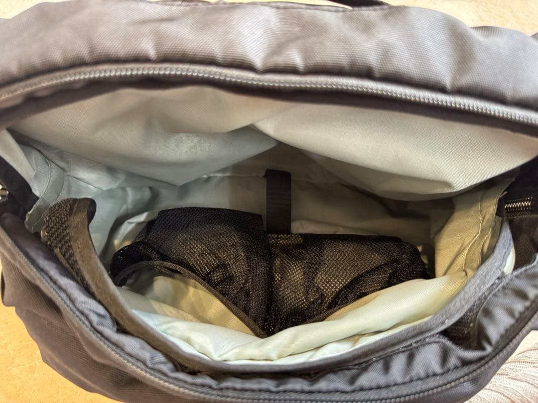 THE NORTH FACE ブラック ショルダーバッグ　抱っこ紐