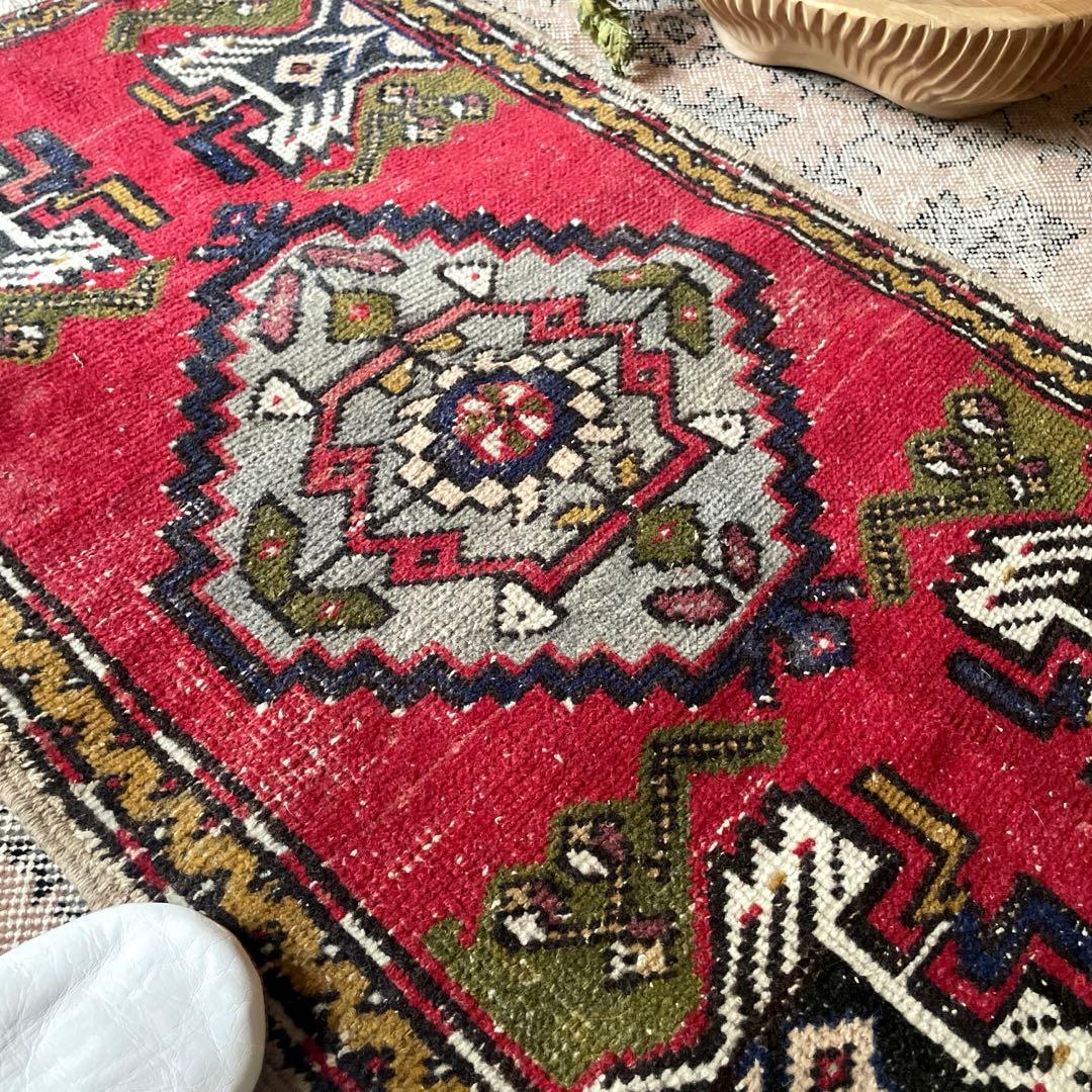 54×96 アンティークレッド　小さなメダリオン　トルコヴィンテージラグ