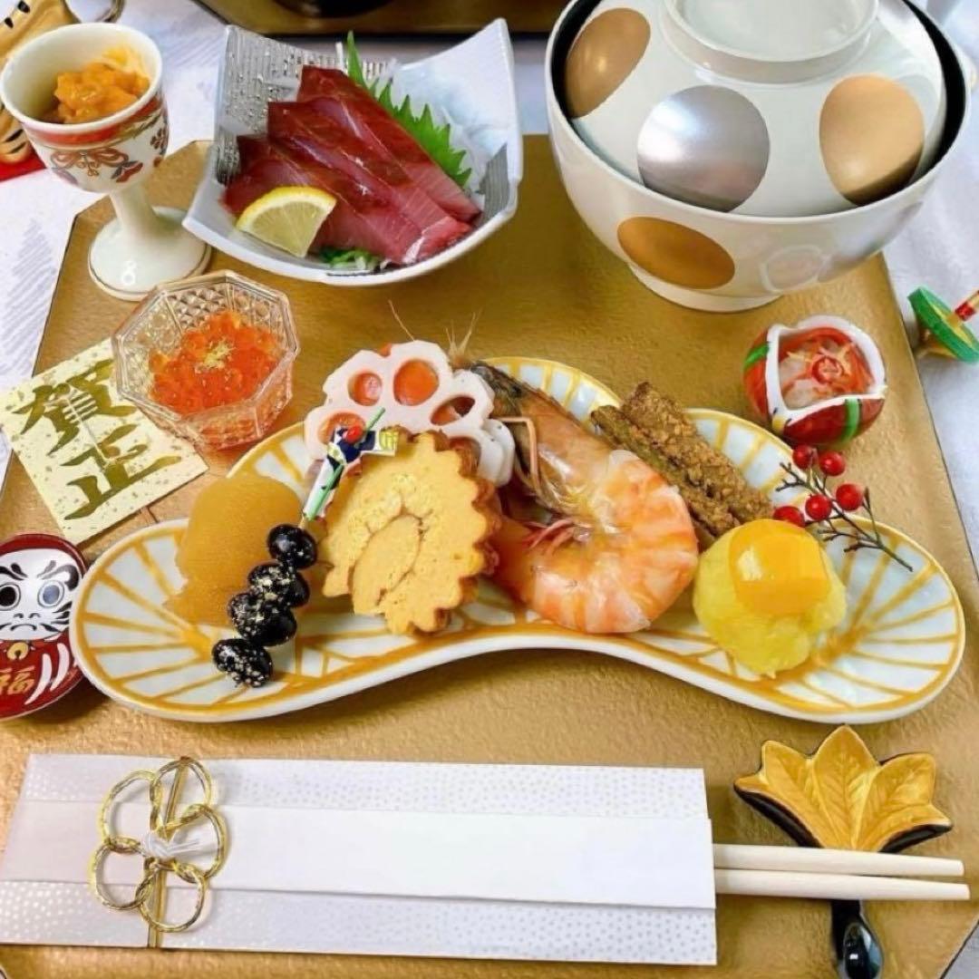 【新品】【大人気】有田焼幸楽窯　錦白金松葉形前菜皿3枚セット　縁起物