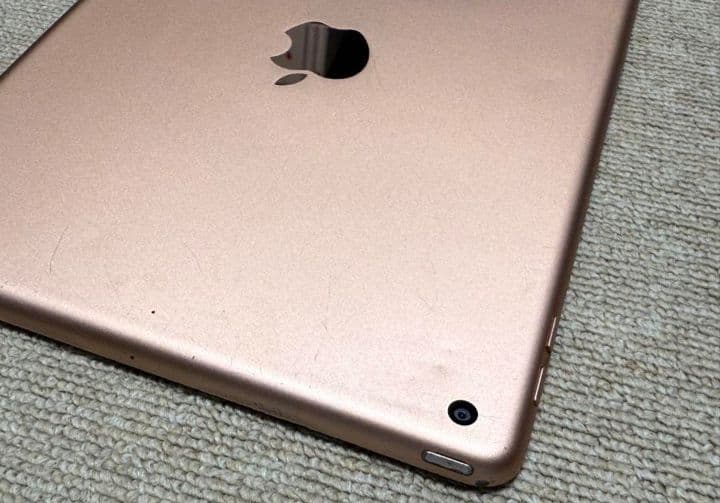 Ipad 第6世代32GB WI-FIモデル　ケース付き
