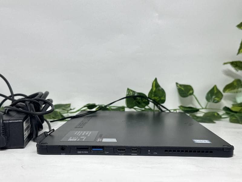 富士通 タブレット/バッテリー良 Q738/SB-Corei5 8世代搭載