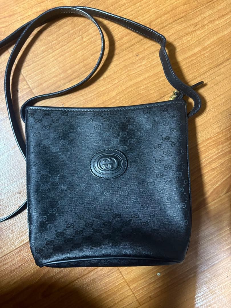 極 美品 オールドグッチ マイクロ GG レザー ショルダーバッグブラック.