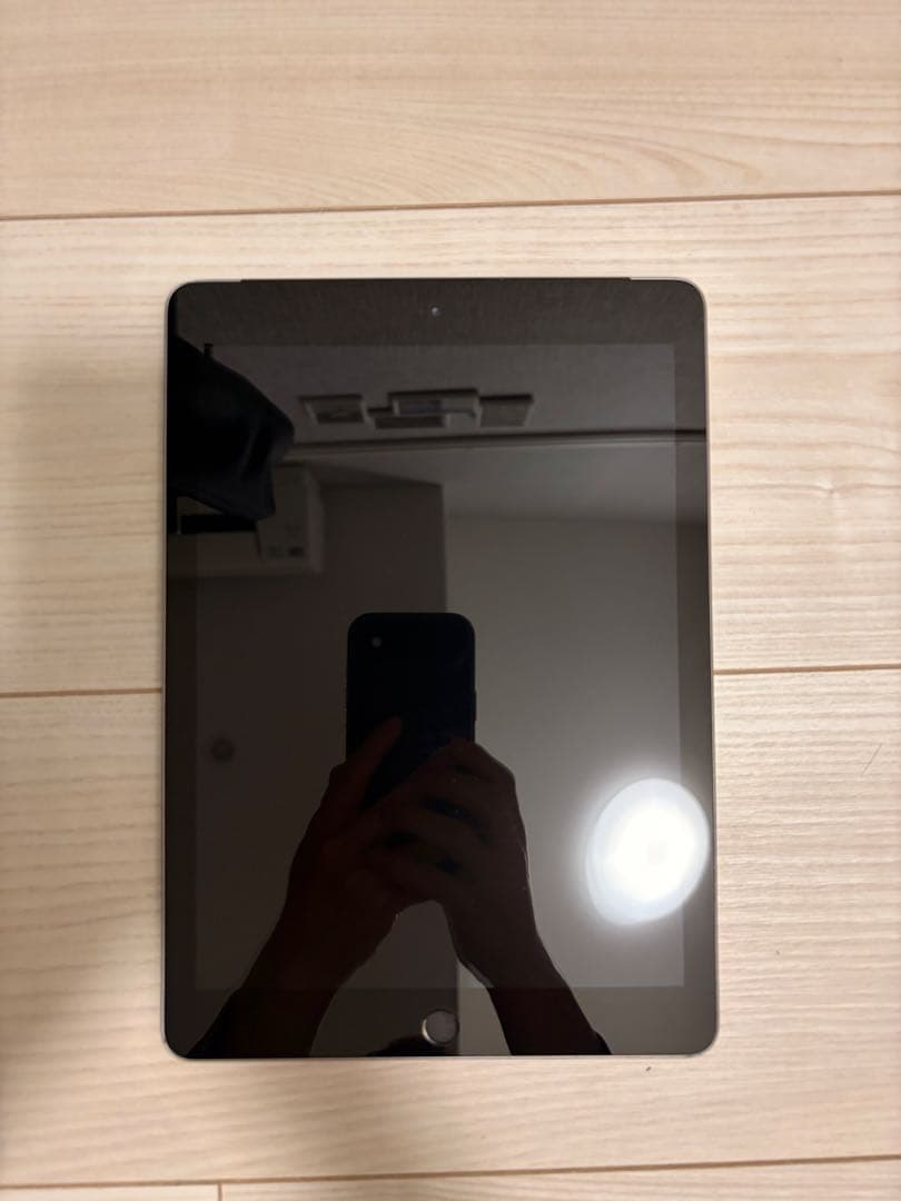 【美品】Apple iPad 第6世代 32GBスペースグレー