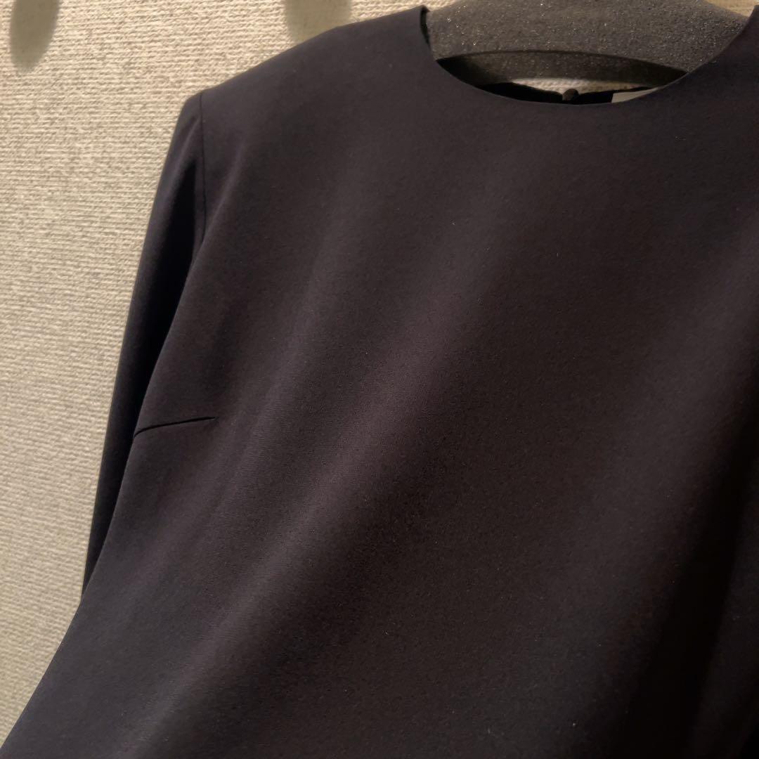 トップス AKIKI / shoulder volume top with ecofur