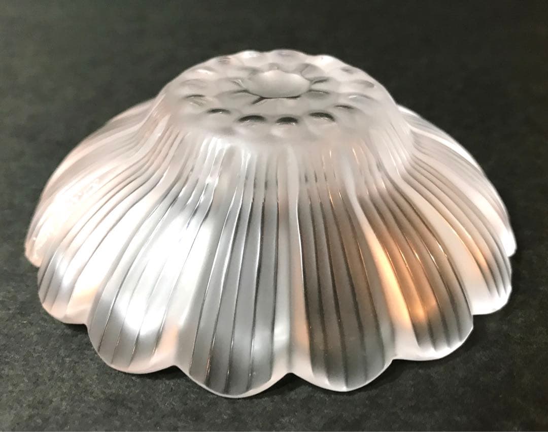 値下げ❗️新品・未使用❗️LALIQUE ラリック　フロステッド フラワー　小皿