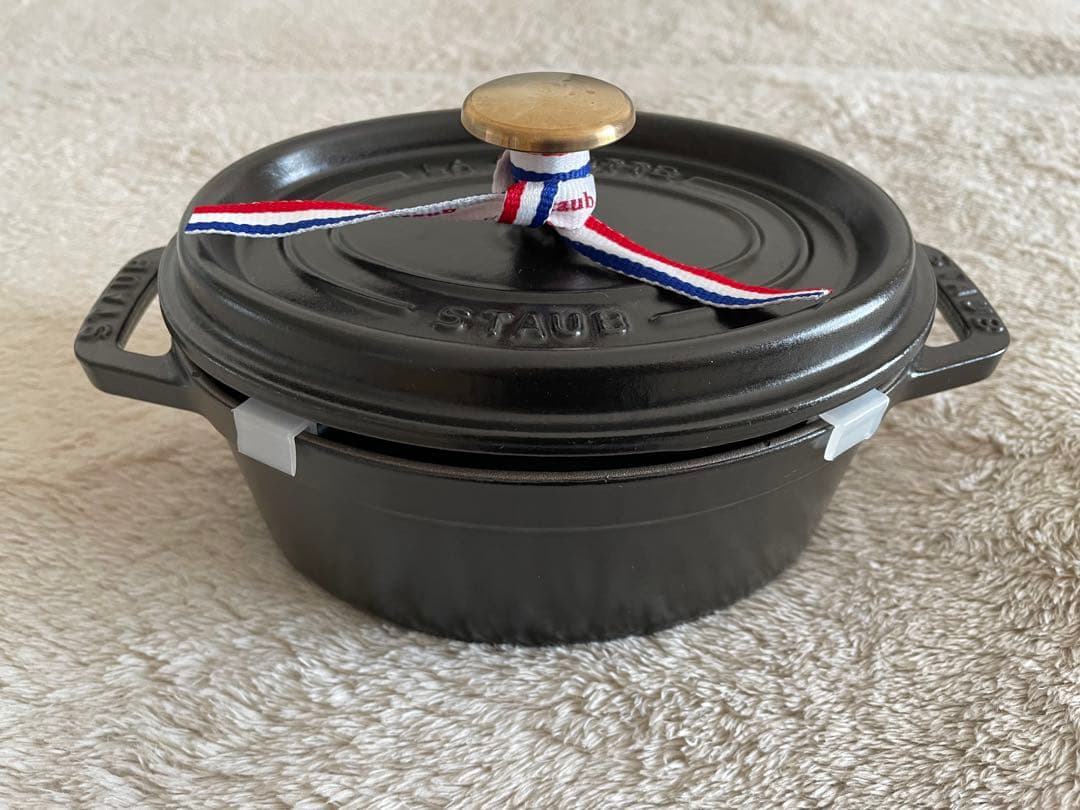 美品　staub ストウブ　オーバル　17cm 黒