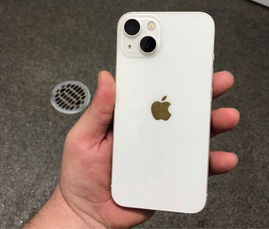 iPhone 13 SIMフリー