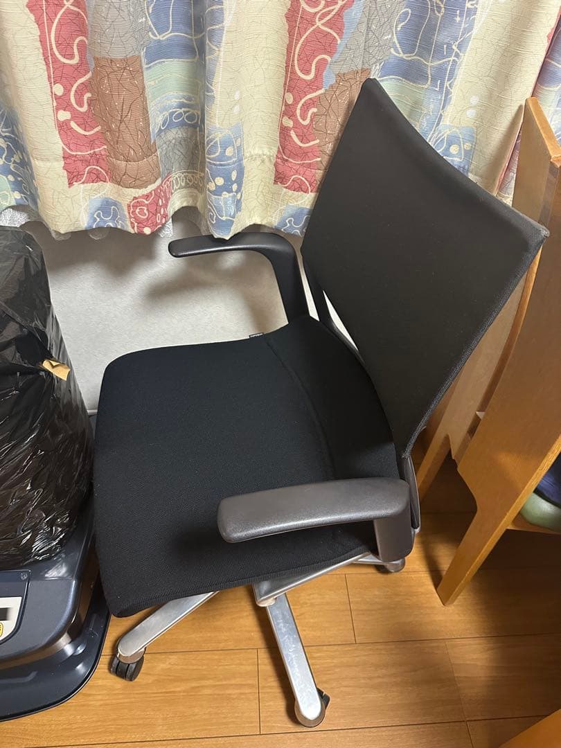 ウィルクハーン　モダス　オフィスチェア　布張りタイプ　送料無料