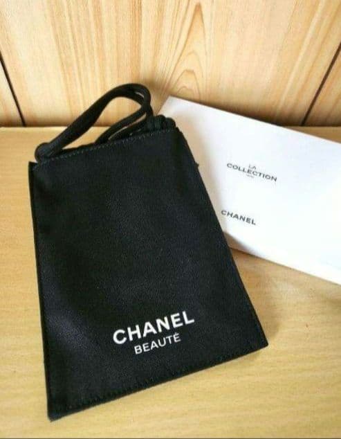 事務局に出品を隠されるCHANELLA COLLECTIONポーチ ケースセット