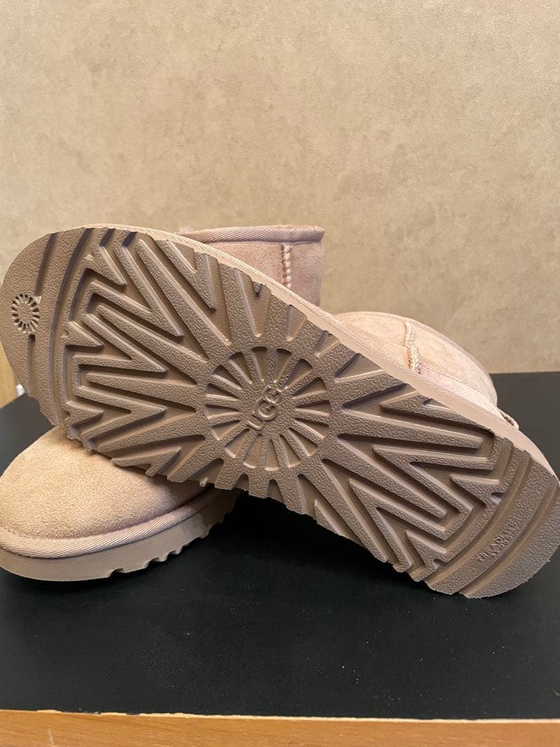 【未使用品】UGG Classic Mini ベージュ ショートブーツ