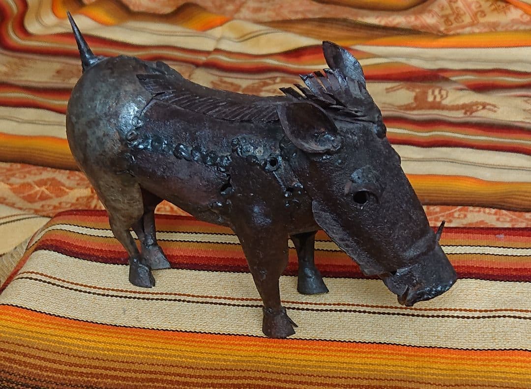 世界のお土産②　ジンバブエ　ブリキの民芸品　イノシシ　ゾウ　キャンドルスタンド