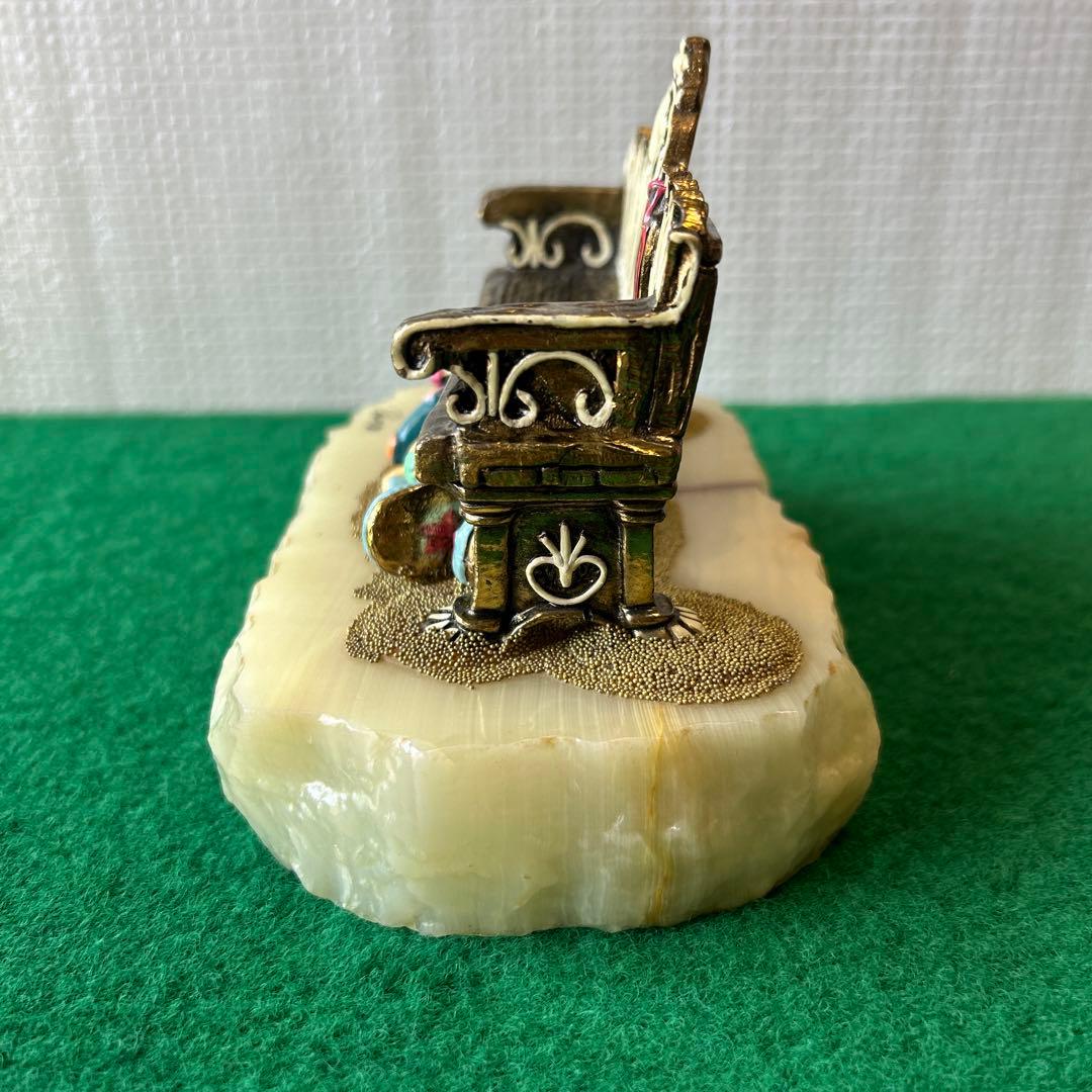 ロンリー 置き物