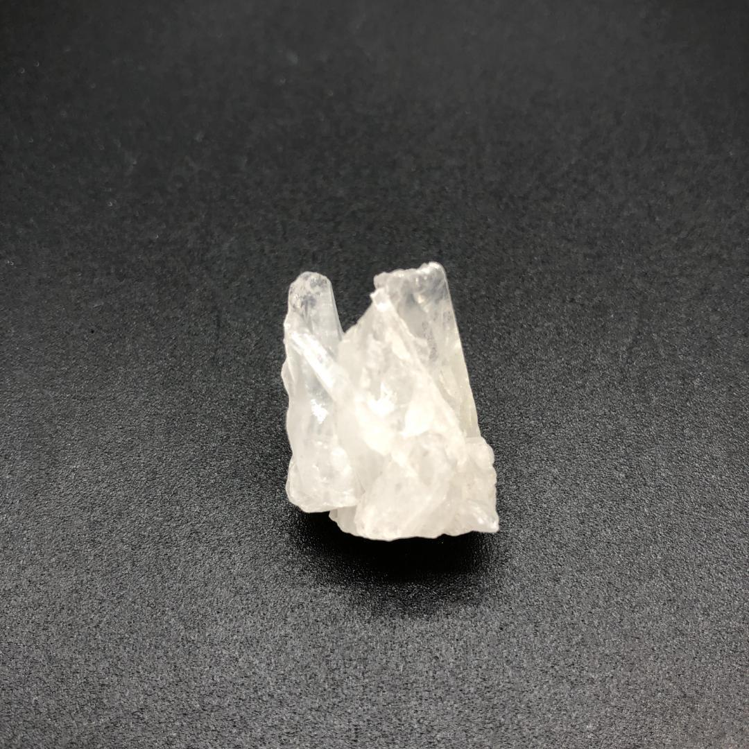 ヒマラヤ水晶　エレスチャル　テラリウム　原石　天然石　邪気払い　魔除け