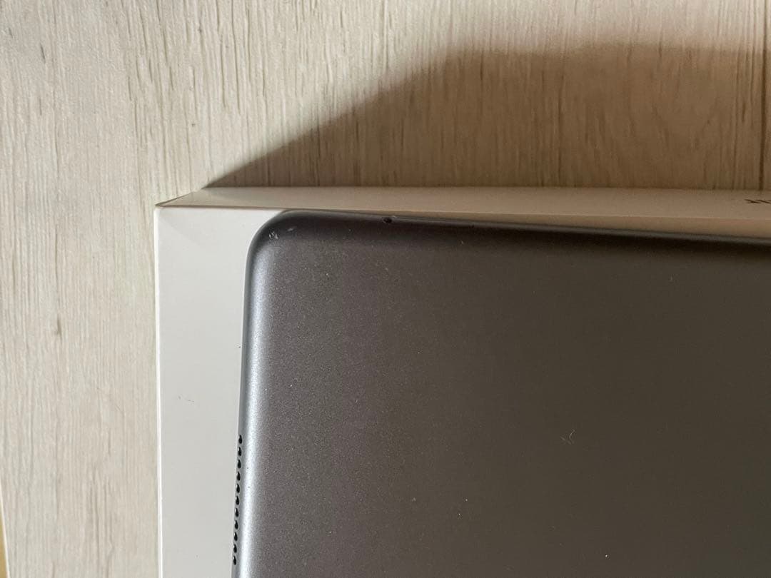 [訳あり]iPadair3 64gb wifi セルラー　simフリー