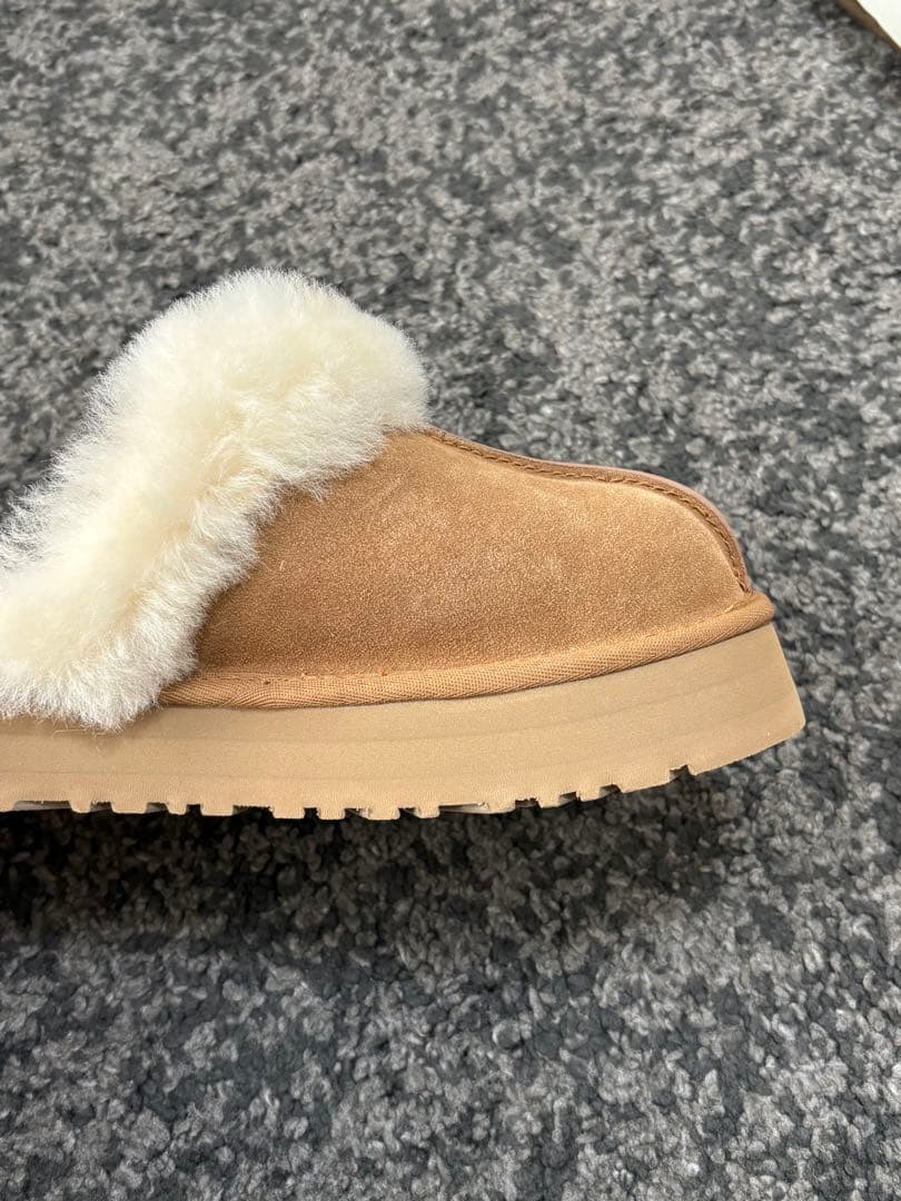 値下げ可能　新品UGG Disquette スエード スリッポン
