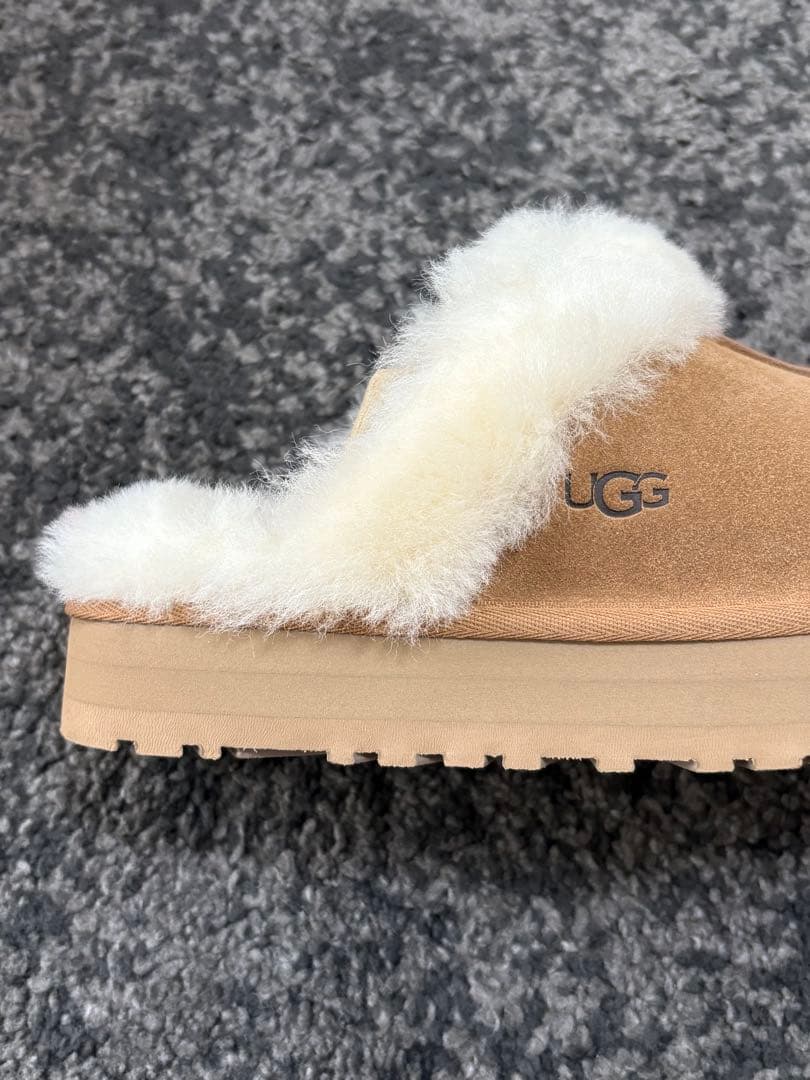 値下げ可能　新品UGG Disquette スエード スリッポン
