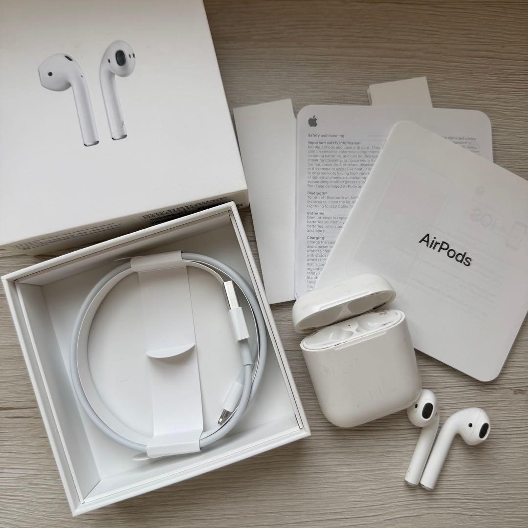 正規品　AirPods 第二世代 本体 ホワイト 充電ケース 箱 付属品あり