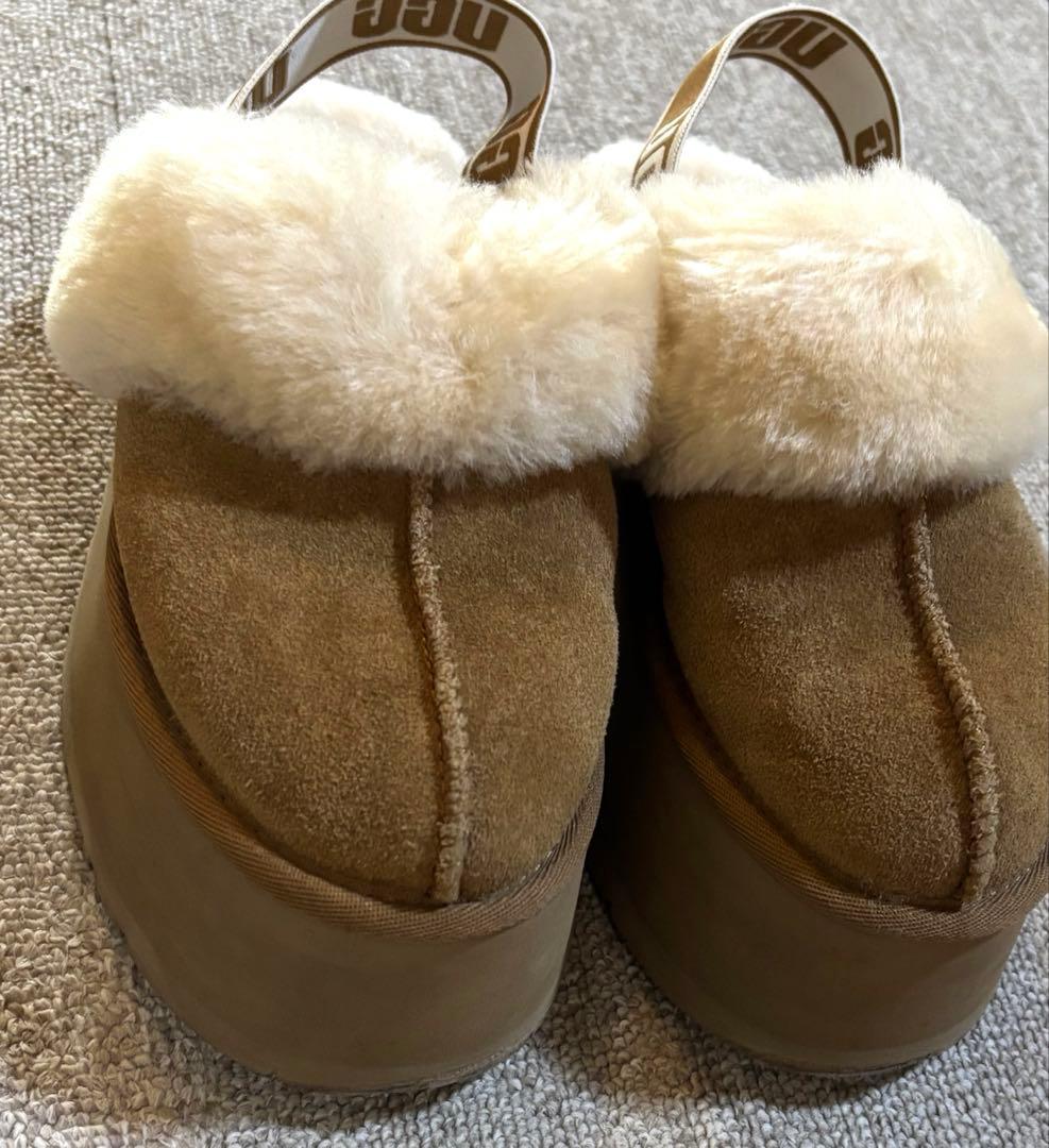 UGG プラットフォームスリッパ ブラウン　ファンケット　22