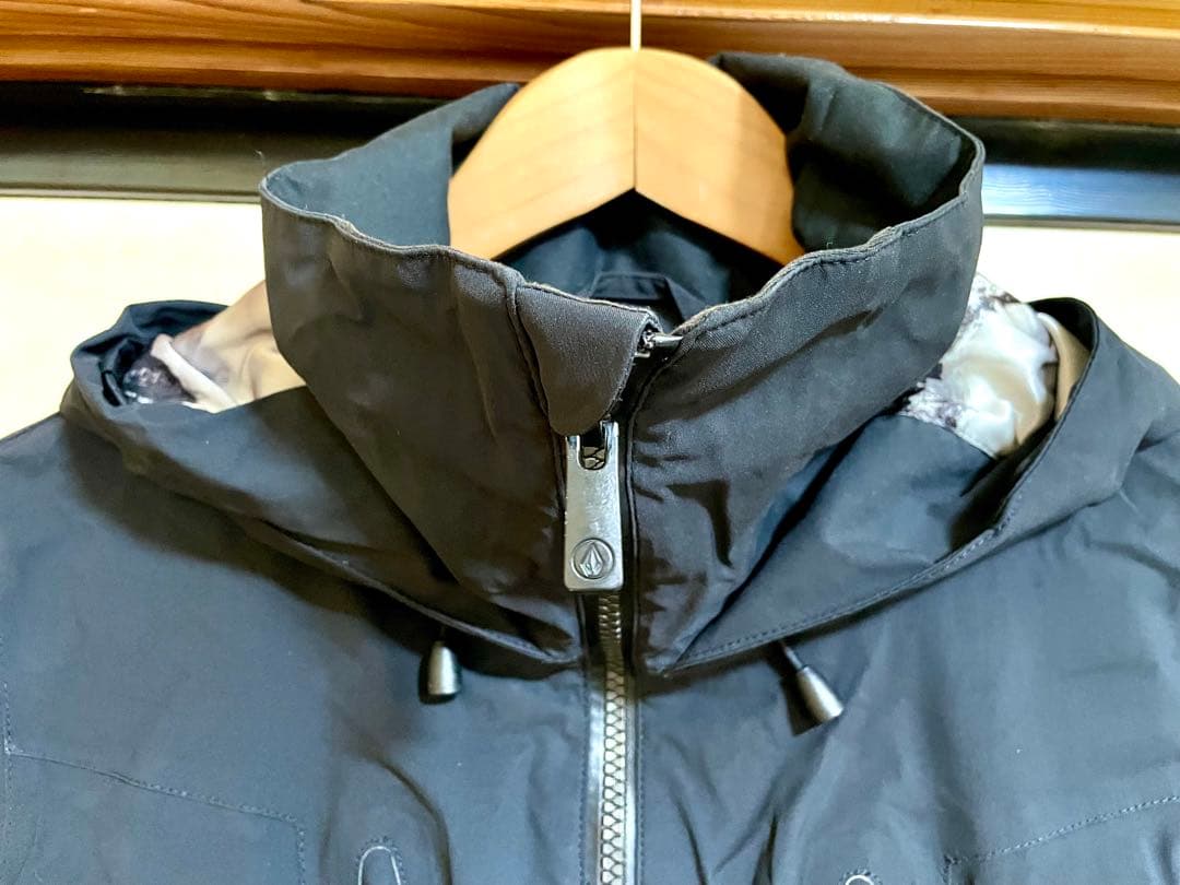 送料込★VOLCOM⭐︎GORE-TEXスノーボードウェアM