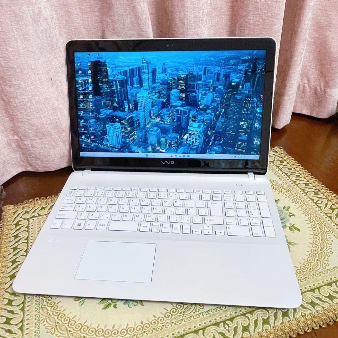 フルHD⭐︎Corei7⭐︎SSD⭐︎ブルーレイ⭐︎ノートパソコン ホワイト オフィス