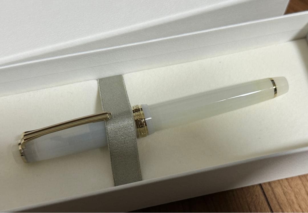 字幅F Nonble 空の万年筆 うらら