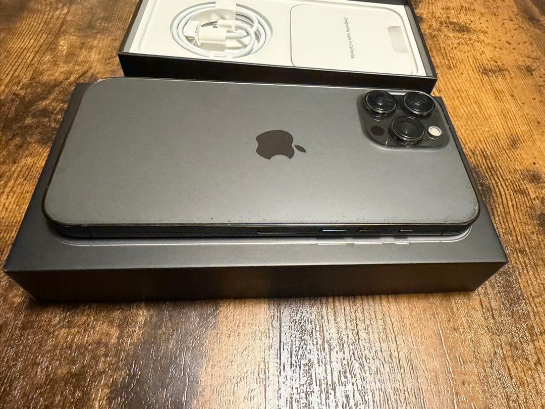 iPhone13promax 本体　512GB SIMフリー