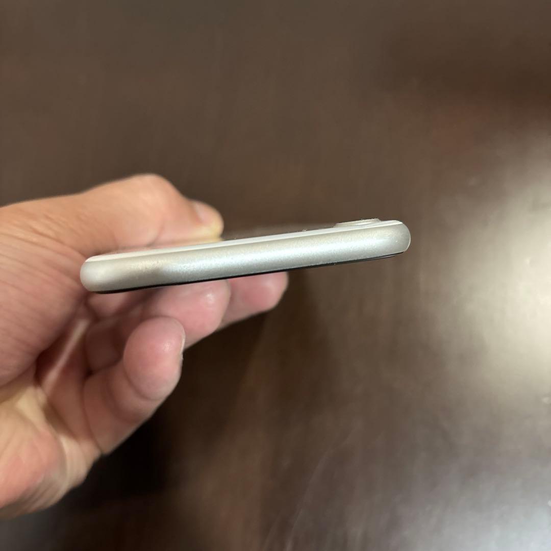 【美品】Apple iPhone SE (第2世代)