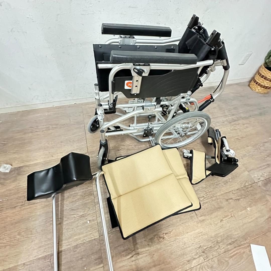 超美品　折り畳み式　車いす　肘あてはね上げ　ノーパンクタイヤ　介護