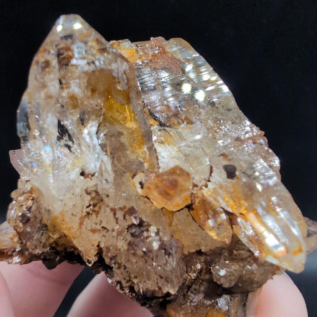 高品質 ガネッシュヒマール産　水晶　ポイント D