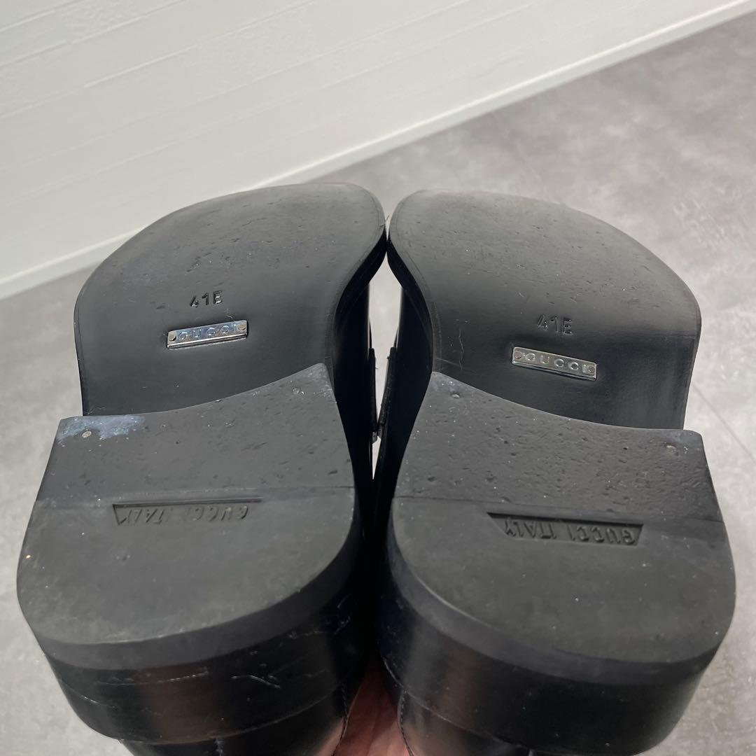 GUCCI グッチ エンボスロゴ ローファー レザー　1101465