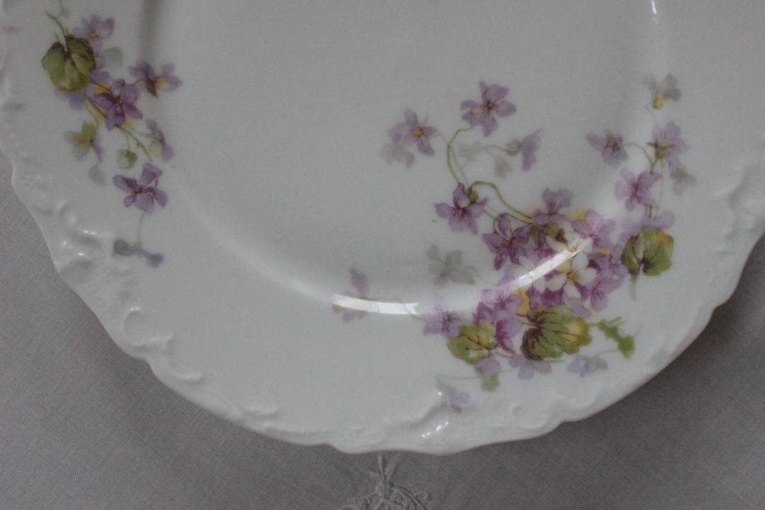 maman様2枚おまとめ　Limoges【リモージュ】スミレのデザートプレート