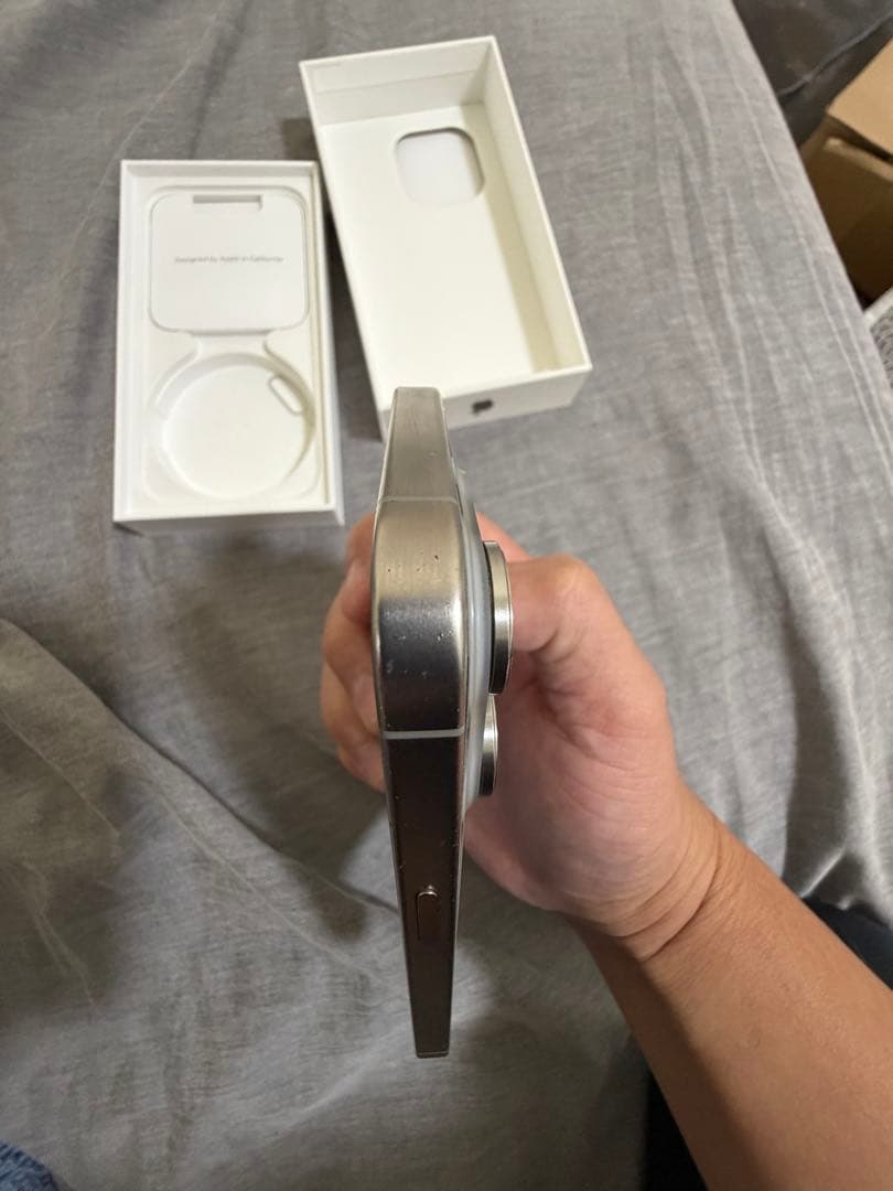 Apple iPhone 15 Pro ナチュラルチタニウム　256GB