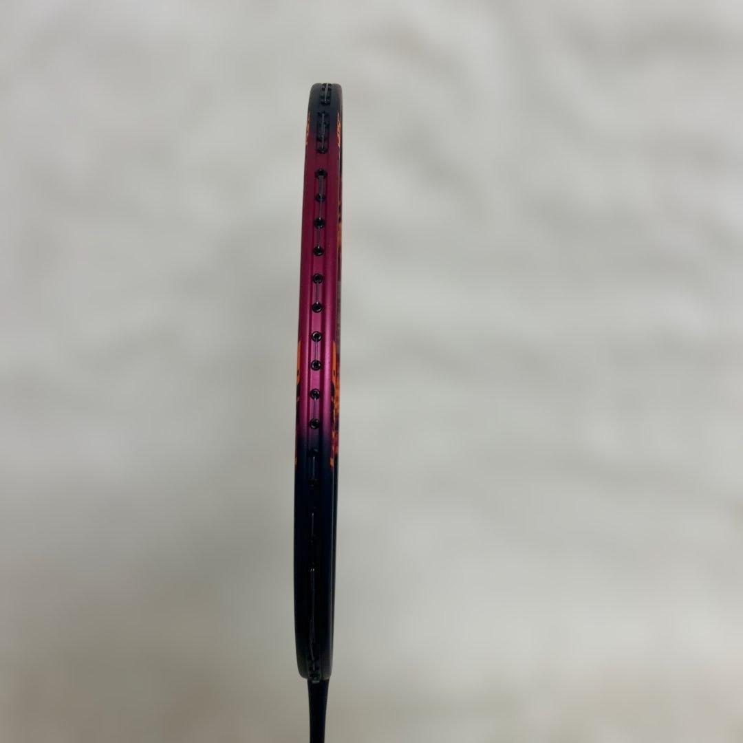 【極美品】ヨネックス　バドミントンラケット ナノフレア700