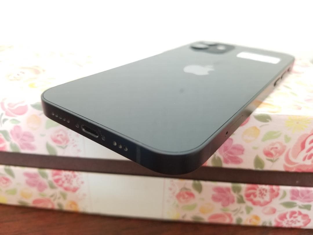 Q71 美品 iphone 12 64GB◆バッテリー82％◆SIMフリー