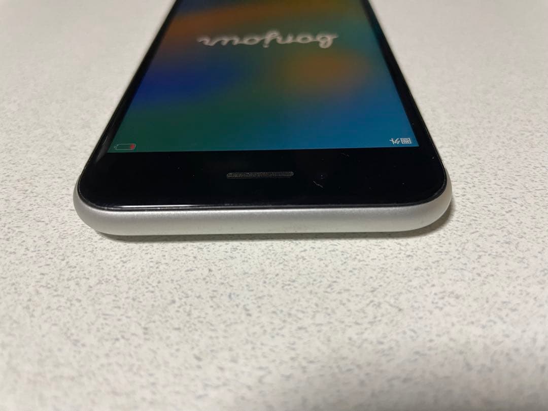 バッテリー81%★綺麗★iPhoneSE2（第2世代）【64GB】WHITE 白