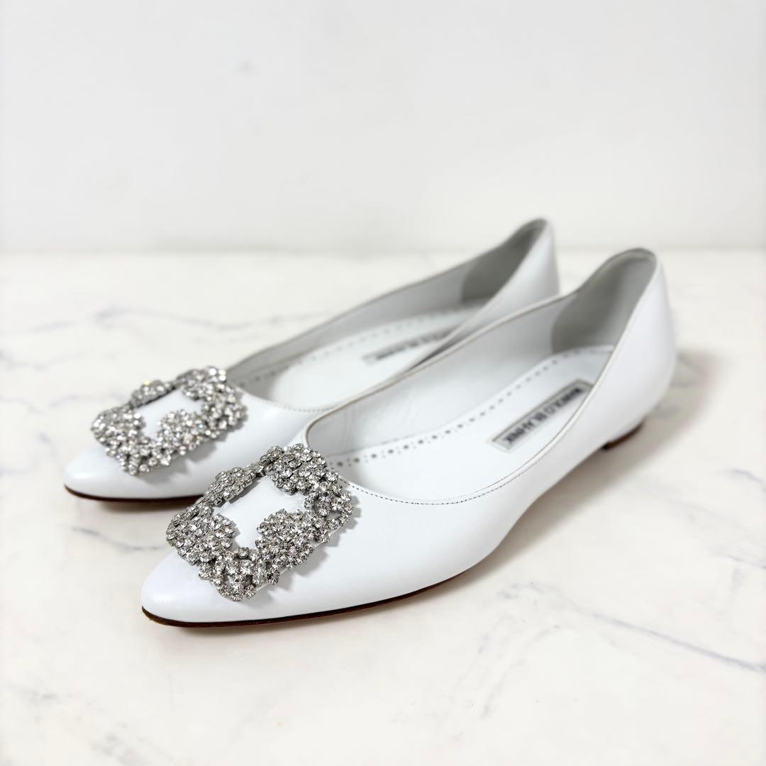 美品 マノロブラニク 34 1/2 ハンギシ フラットパンプス レザー ホワイト