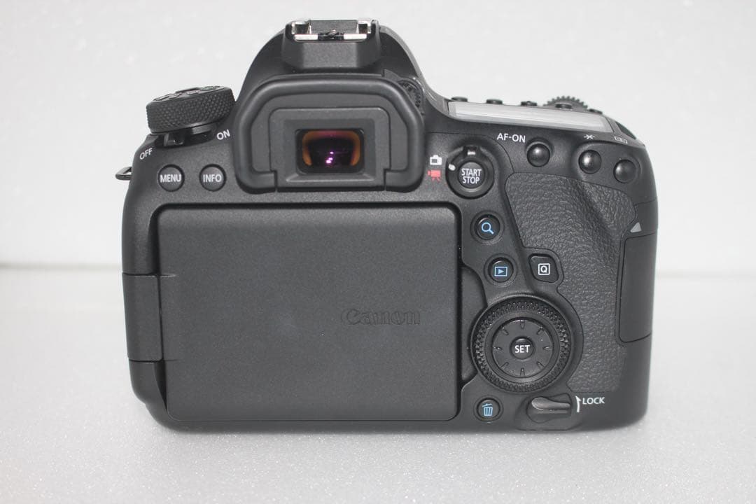 美品　Canon EOS 6D Mark II標準&望遠ダブルレンズセット