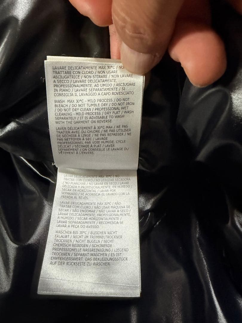 極美品 MONCLER モンクレール　MONTCLA モンクラー　　　黒サイズ3