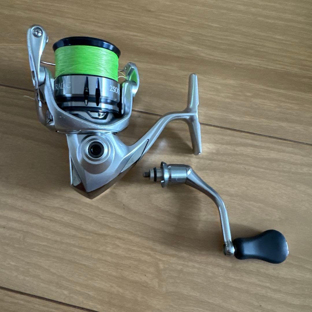 リール　STRADIC　2500SHG
