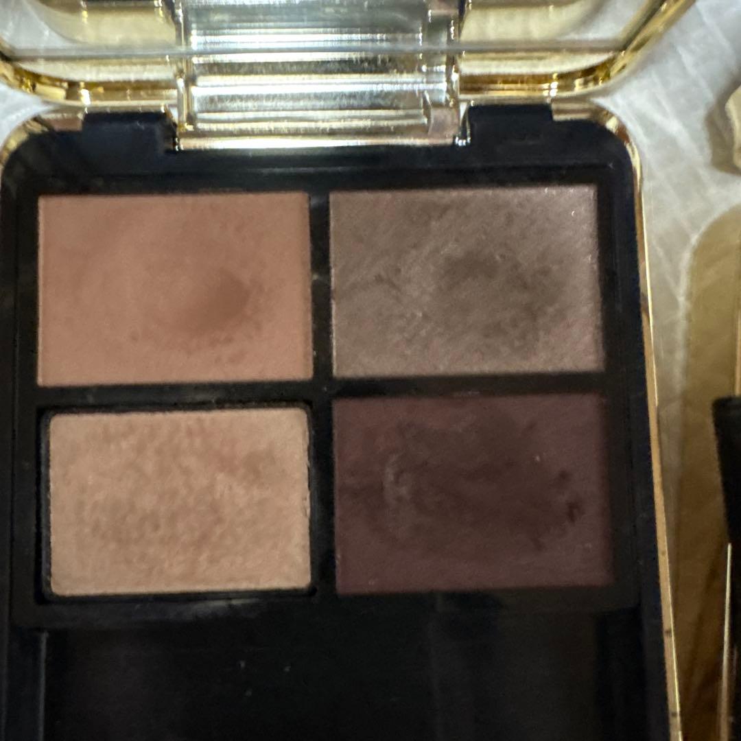アイシャドウパレット3つとチークパレット2つセット