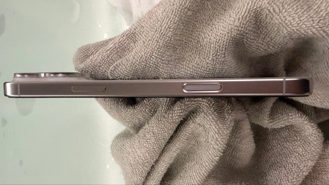 iPhone 16 promax 256GB ホワイトチタニウム 美品　98%