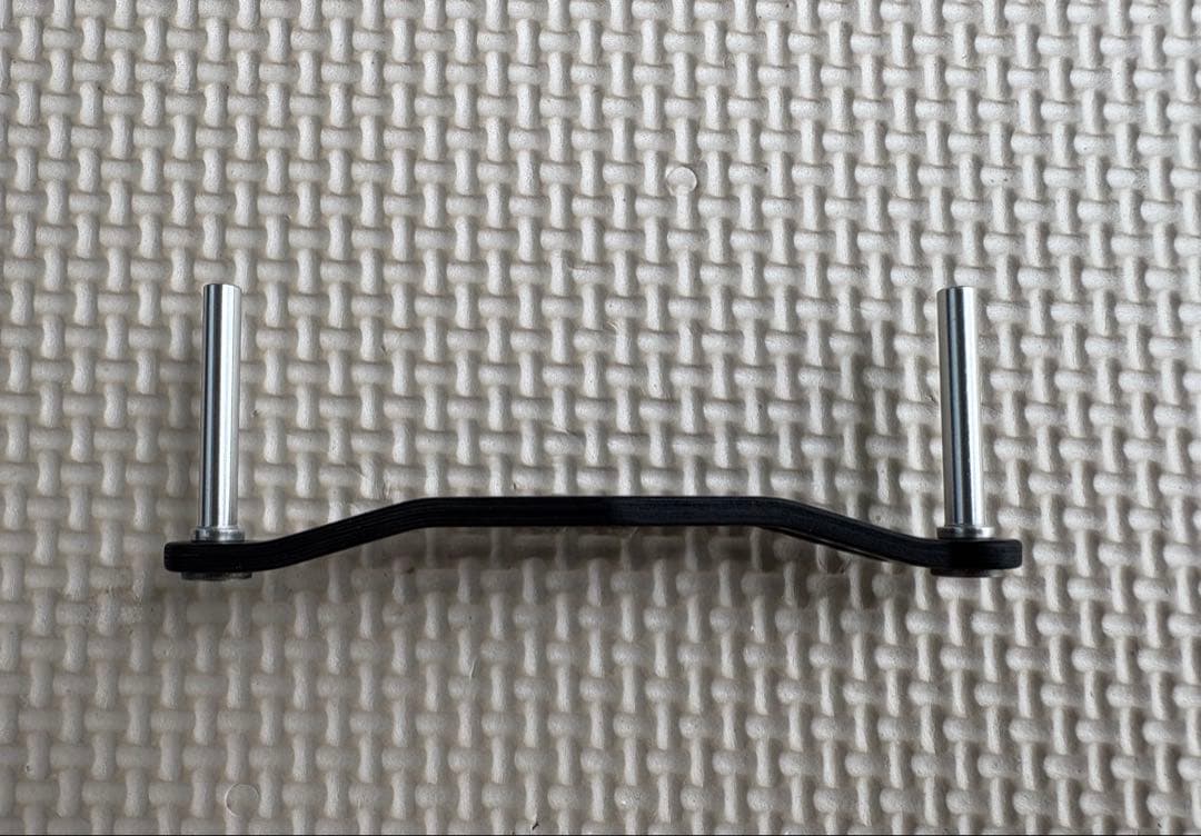 ダイワ用 カーボンハンドル 軸間90mm 3本