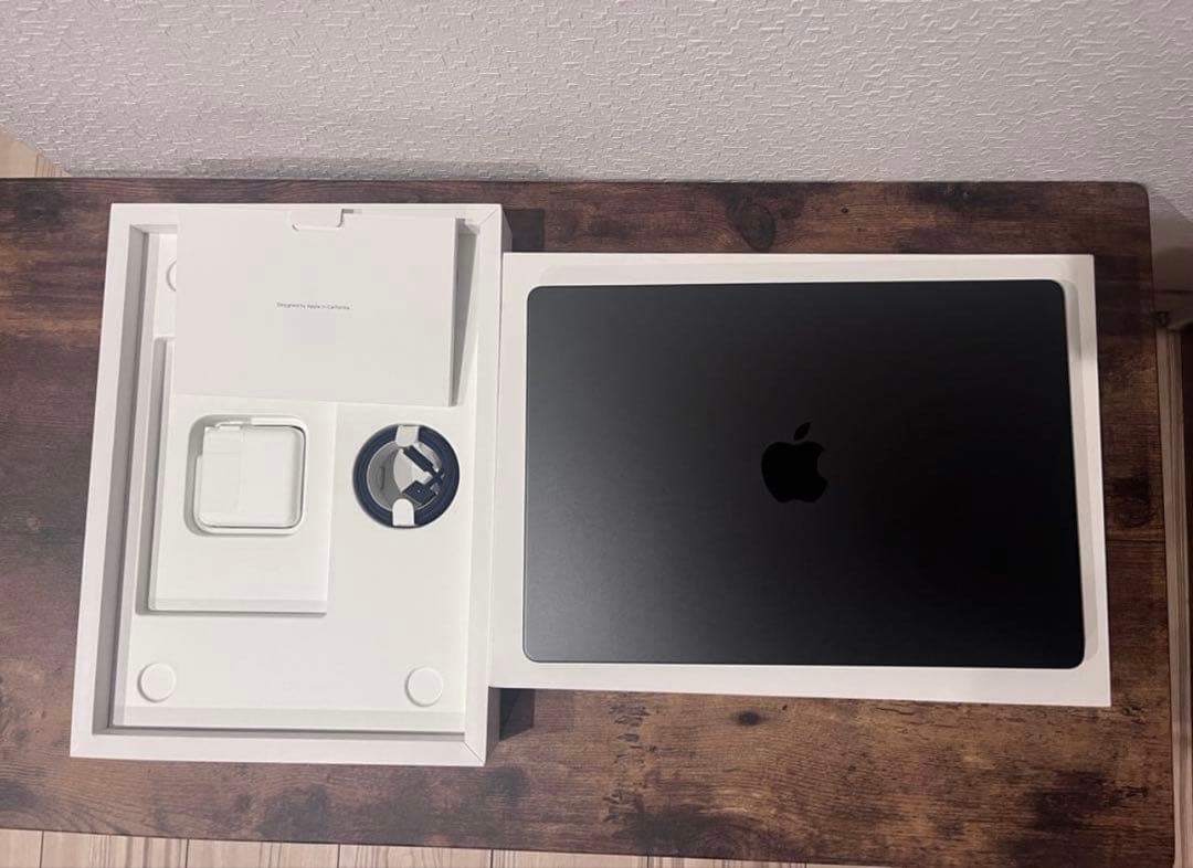 MacBook本体 aki