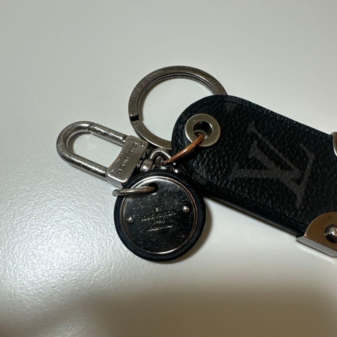 LOUIS VUITTON キーリング　黒　レザー
