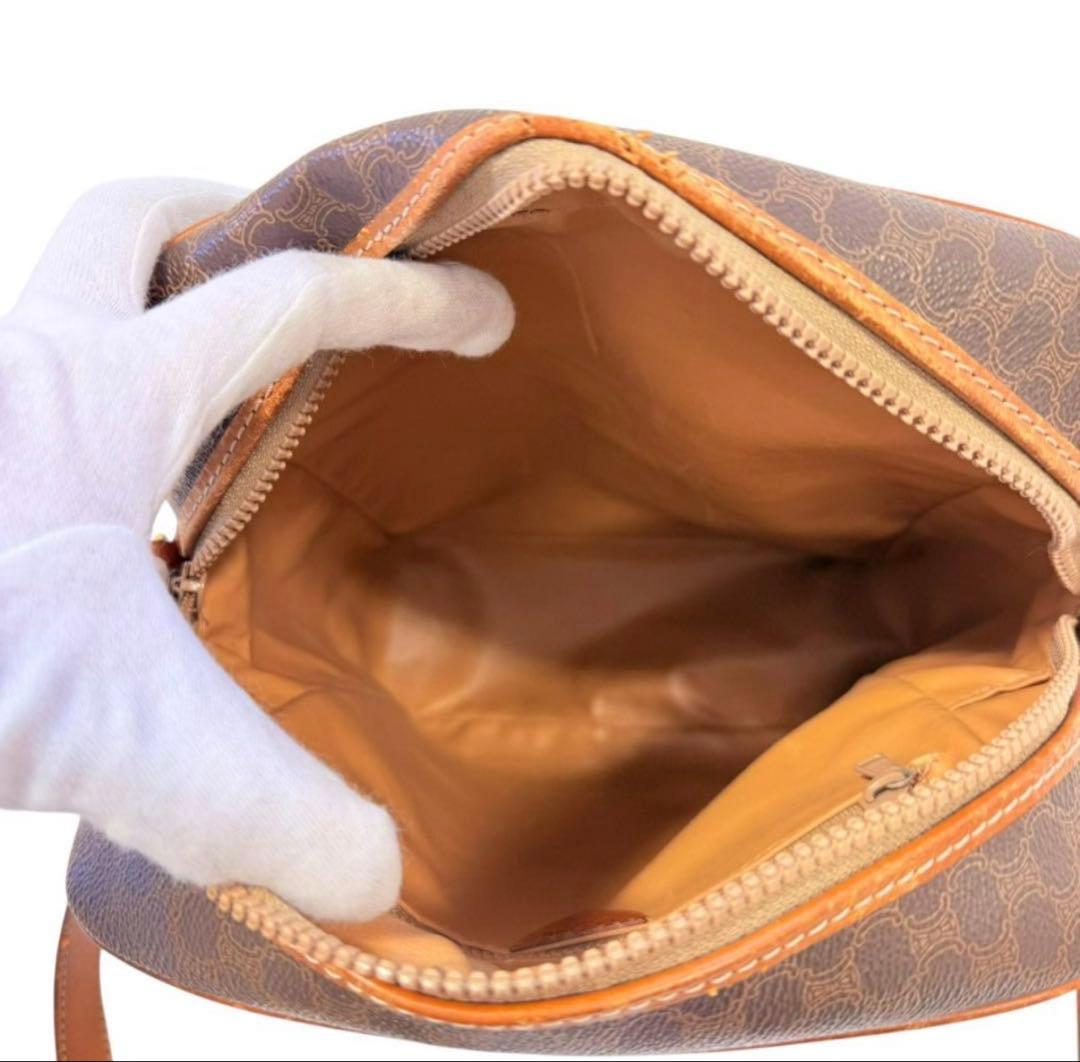 CELINE ショルダーバッグ サコッシュ ブラウン 肩掛けカバン レディース